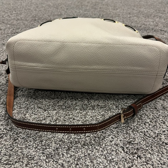 NWT Dooney & Bourke cream and brown leather purse. - Picture 5 of 9